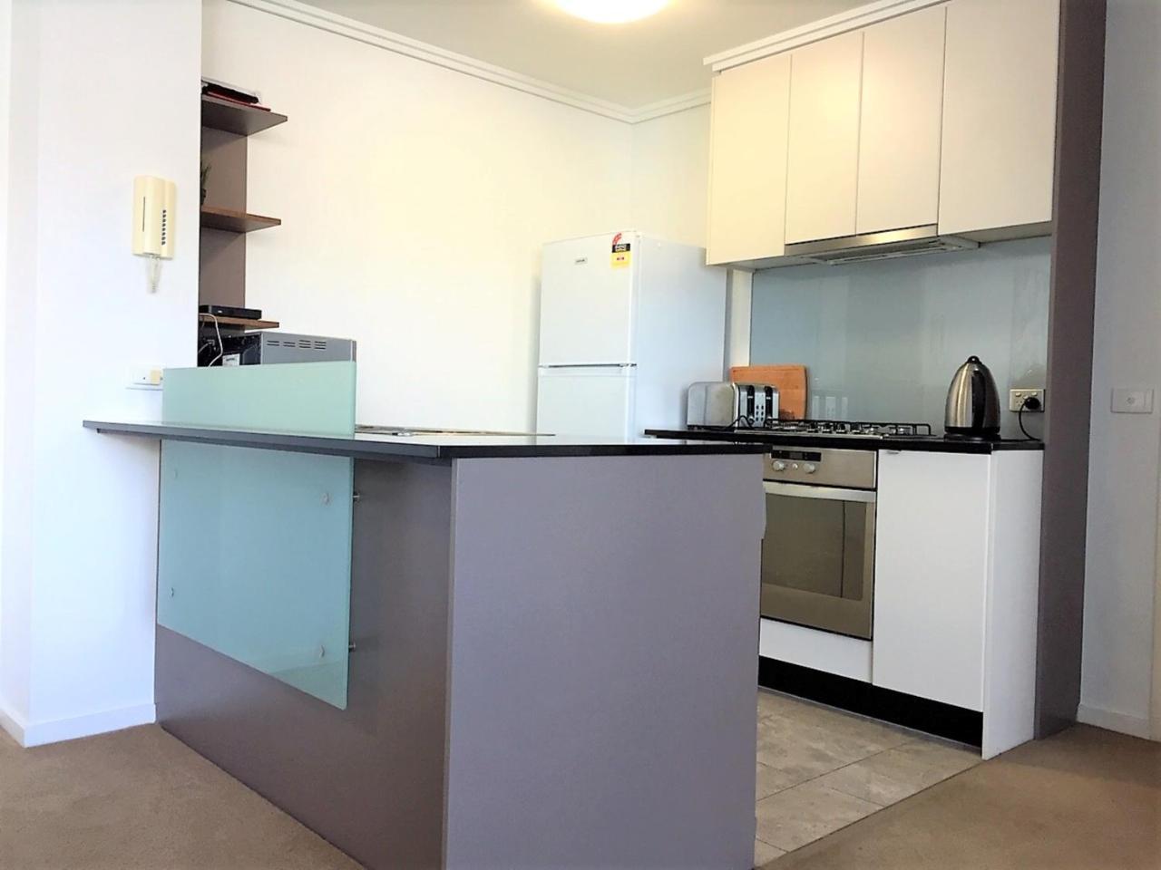 Readyset Apartments At Sentinel Melbourne City Exterior foto